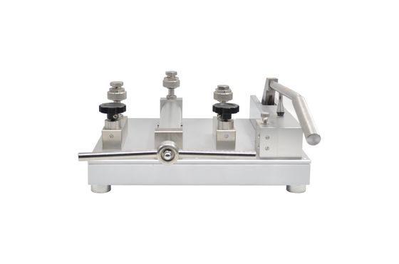 0.95-140bar Pneumatische vergelijkingspomp met uitgangsinterfaceverbinding M20X1.5Fx2 14Kgs