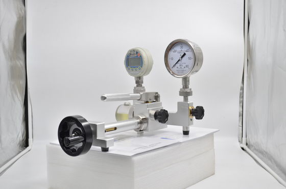 Oliemedium HS705 Hydrostatische drukproefpomp met meetbereik 0-700 bar