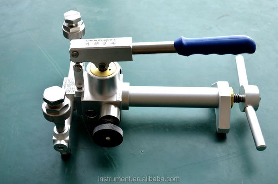 Persoonlijke en veelzijdige HS703 drukmeter kalibratie handpomp -0,95-60 bar