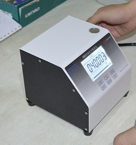 Draagbare bloeddrukmeter met oplaadbare lithiumbatterie en 0.05% F.S nauwkeurigheid